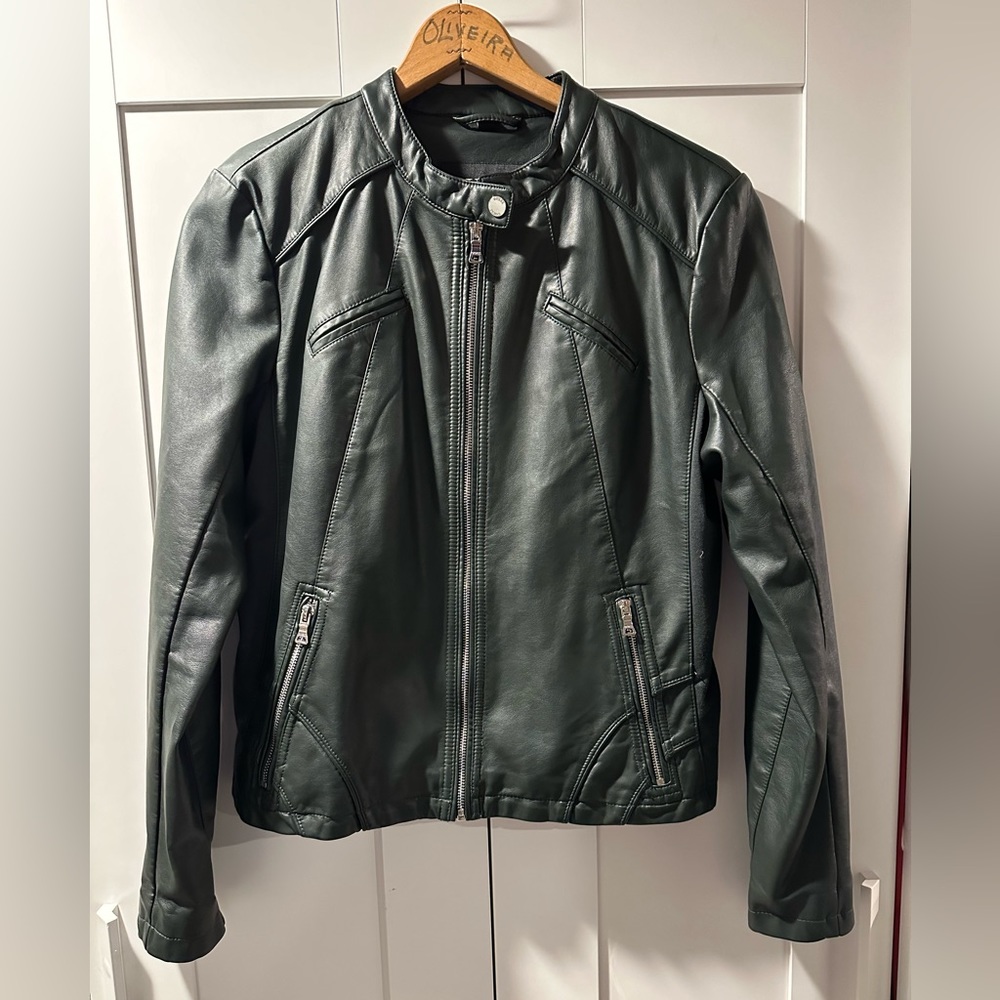 EUC Guess Women's Faux-Leather Moto Jacket 💚